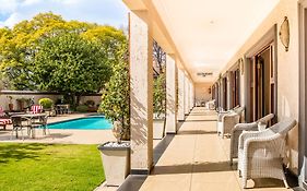 Inn And Out Plus Craighall